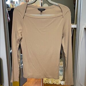 Banana Republic Beige Long Sleeve Top in a size Medium